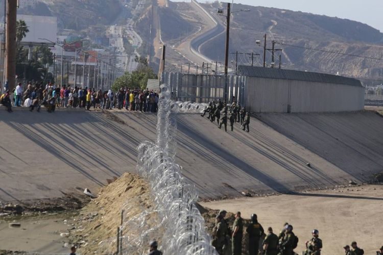 Presidente Trump amenaza con cerrar la frontera con México la próxima semana