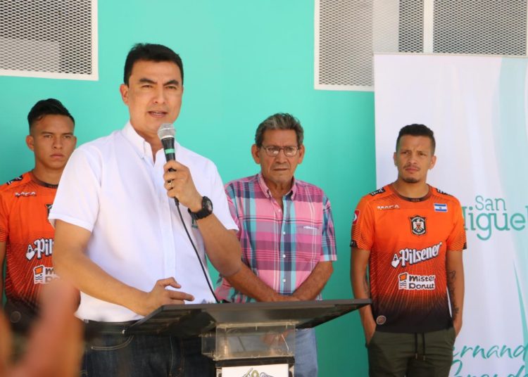 Miguel Pereira exige al gobierno central cumplan con la contrapartida para iluminar el Barraza
