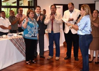 COMURES defiende petición de aumentar el FODES