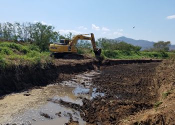 Alcaldía de San Miguel realiza trabajos de mitigación del cauce del río Grande para evitar inundaciones