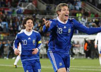 Martín Palermo: «Messi sufre como argentino»