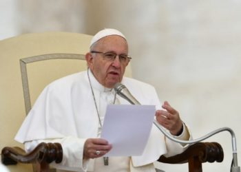 Papa Francisco fortalece leyes vaticanas contra el abuso en menores