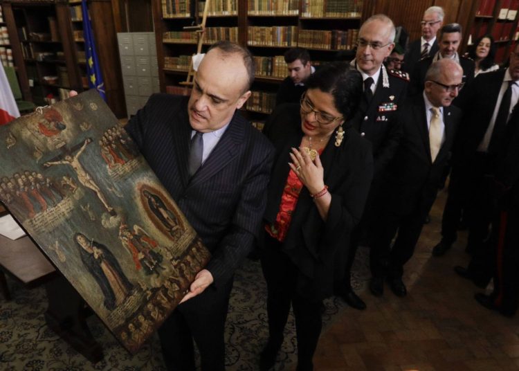 Italia devuelve a México casi 600 pinturas robadas