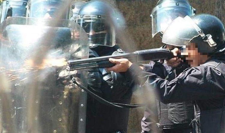 Al no obedecerle, Bukele sentencia a policías que no soltaron a estudiantes de la UES