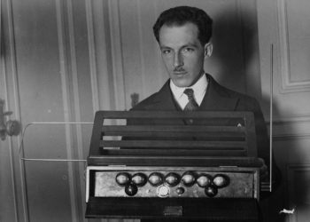 El primer instrumento de música electrónica cumple 100 años