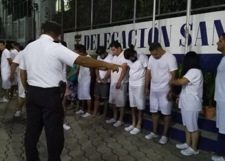La policía y la fiscalía aplicaron la ley a 37 delincuentes en San Salvador