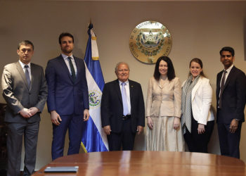 FMI verifica estado de la economía de El Salvador