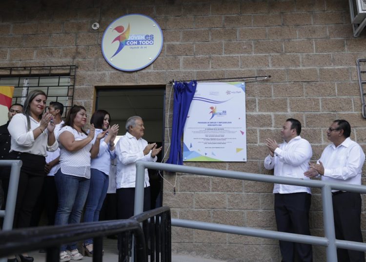 Presidente Sánchez Cerén inaugura sede “Jóvenes con Todo” en Sonsonate