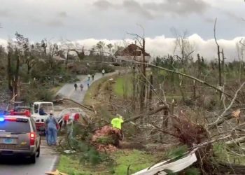 Al menos 23 muertos tras el impacto de un tornado en Alabama