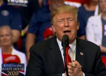 VÍDEO | Trump se burla de los inmigrantes cuando piden asilo