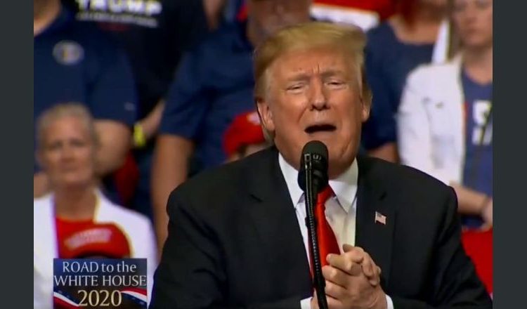 VÍDEO | Trump se burla de los inmigrantes cuando piden asilo