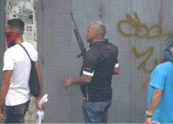 Marcha en Caracas contra apagones termina con dos heridos de bala