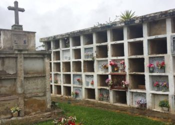 Desentierran a un hombre que llevaba 9 días muerto tras oírlo ‘gritar’ en su tumba