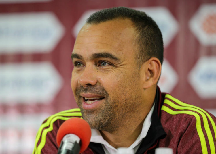 Se arrepintió y por una carta el entrenador de la selección de Venezuela anunció que seguirá en el puesto