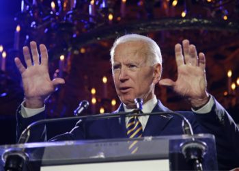 Joe Biden no se disculpa por sus «toques» a varias mujeres pero promete ser “más respetuoso” con el espacio personal