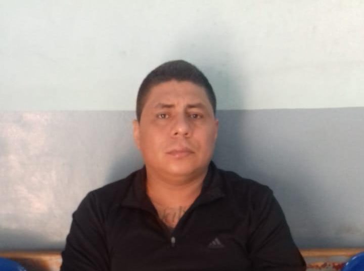 Operan de emergencia a cabecilla que se introdujo un objeto cilíndrico en su cuerpo para evitar captura