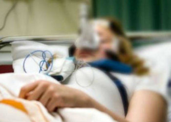 Mujer despierta tras casi 30 años en coma