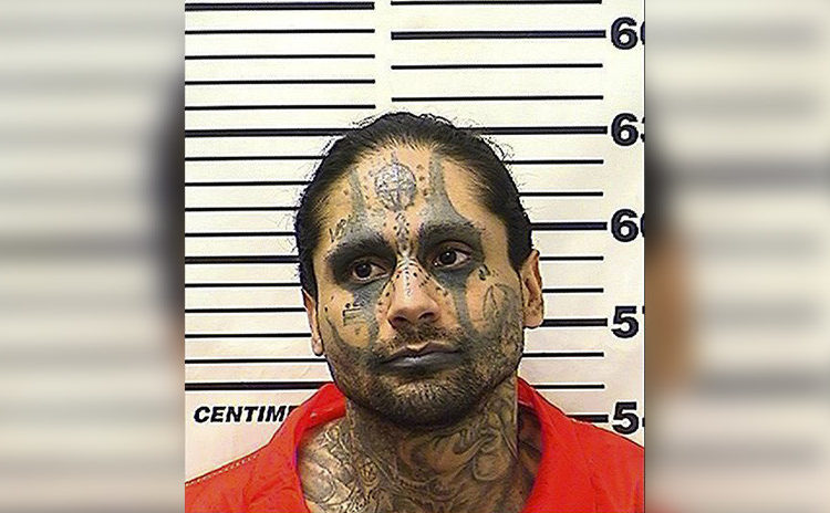 Asesino convicto tortura “atrozmente” y decapita a su compañero de celda en Estados Unidos