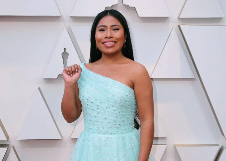 (VIDEO) ¿Yalitza Aparicio utilizó una doble para despistar a la prensa?