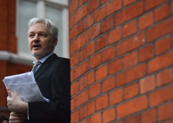 Julian Assange, fundador de WikiLeaks pierde asilo y es arrestado en Londres