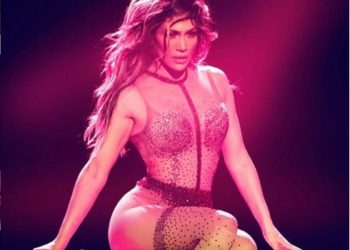 JLo vuelve a dejar sin aliento a sus seguidores al lucirse en mini bikini