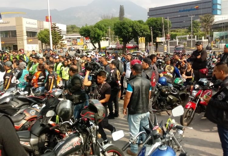 Motociclistas se toman las calles de San Salvador para exigir respeto a sus derechos