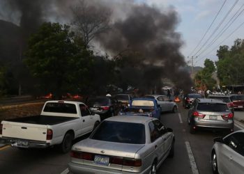 (VIDEO) Residentes de colonia 10 de octubre y de San José Villanueva protestan por falta de agua