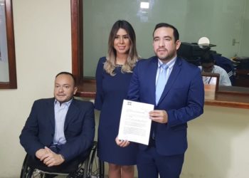 Buscan que estudiantes y adultos mayores paguen medio pasaje en transporte público