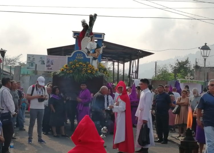 Estampas de la conmemoración de la crucifixión y muerte de Jesús