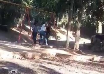 (VIDEO) FGR abre expediente a empleada del parque de La Familia que dio paliza a hombre
