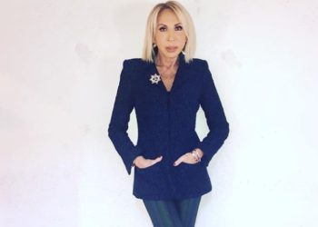 (FOTO) Laura Bozzo presume su figura en traje de baño y así reaccionan usuarios de redes sociales