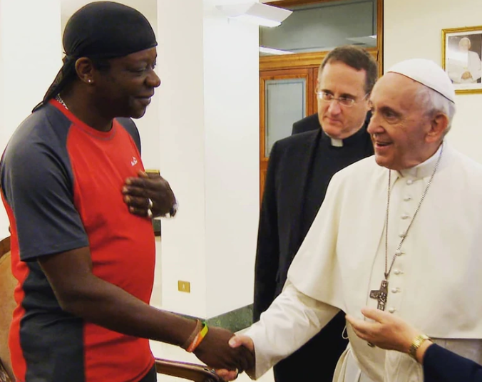 Papa Francisco: Cualquiera que «descarte» a los homosexuales «no tiene un corazón humano»