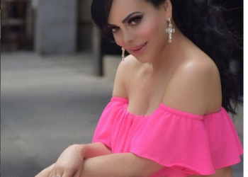 Con esta sensual fotografía Maribel Guardia celebra llegar a 3 millones de seguidores en Instagram
