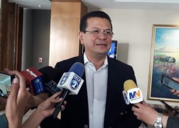 Hugo Martínez confirma que no buscará secretaría general del FMLN