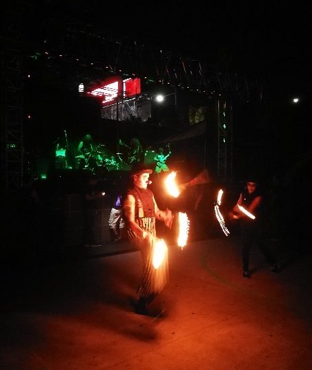 Quienes asistieron al evento pudieron apreciar un show lleno de luces, música y otras representaciones artísticas FOTOS/Carlos Ramos