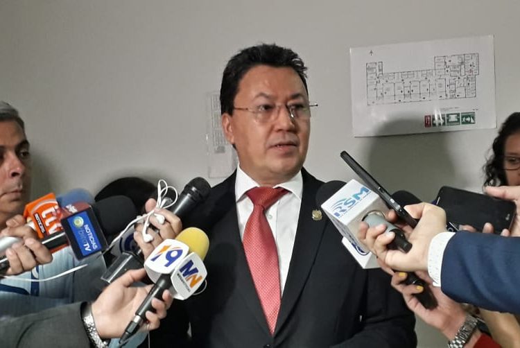 Numan Salgado asegura que a ningún presidente se le ha tratado tan mal como a Bukele