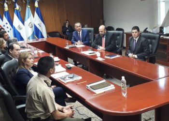 Equipos de transmisión acuerdan que toma de posesión sea en Plaza Barrios y no excederá los $900 mil