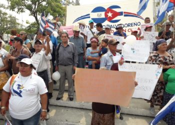Beneficiados de “Misión Milagro” exigen a JVPM otorgar permisos a médicos cubanos