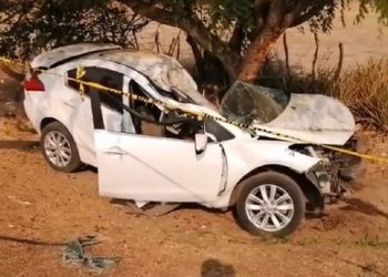 Hombre estrella su auto contra un árbol y muere en Pasaquina