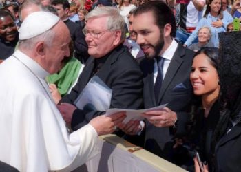 Norman Quijano pone en duda la fe religiosa de Bukele y este lo acusa de irrespetar la libertad de culto