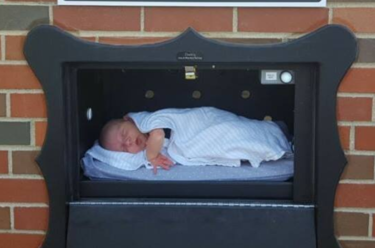 Instalan buzones para bebés «no deseados» en Estados Unidos