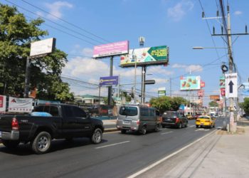 Alcaldía de San Miguel reordena vendedores informales de avenida Roosevelt