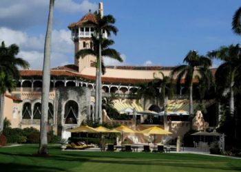 Arrestan a mujer china que intentó ingresar a la residencia de Trump en Florida con una USB con un «malware»