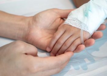 En Emiratos Árabes una mujer despierta del coma 27 años después