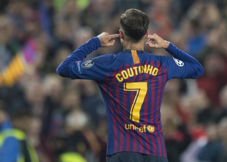 Coutinho se puso las manos a los oídos por la prensa
