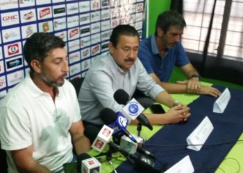 Técnico argentino Cristian Díaz deja al Santa Tecla