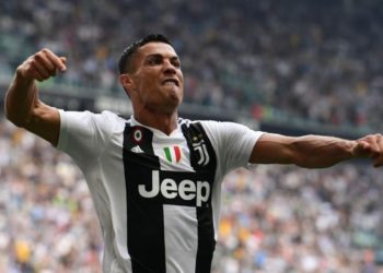 Cristiano Ronaldo sumó su 30° estrella y se acerca a Lionel Messi