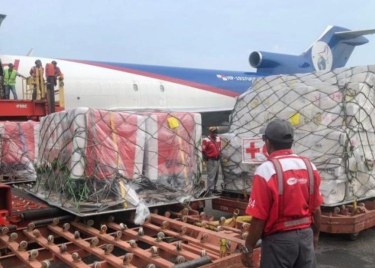 La ayuda humanitaria de Cruz Roja se vende en calles de Caracas
