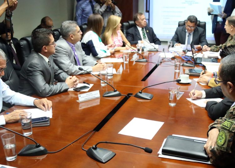 Asamblea estudia Ley para evitar que militares sean fotografiados por civiles durante procedimientos