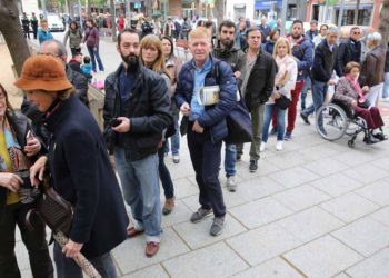El PSOE gana las elecciones pero necesitará pactar, y el PP sufre una debacle histórica